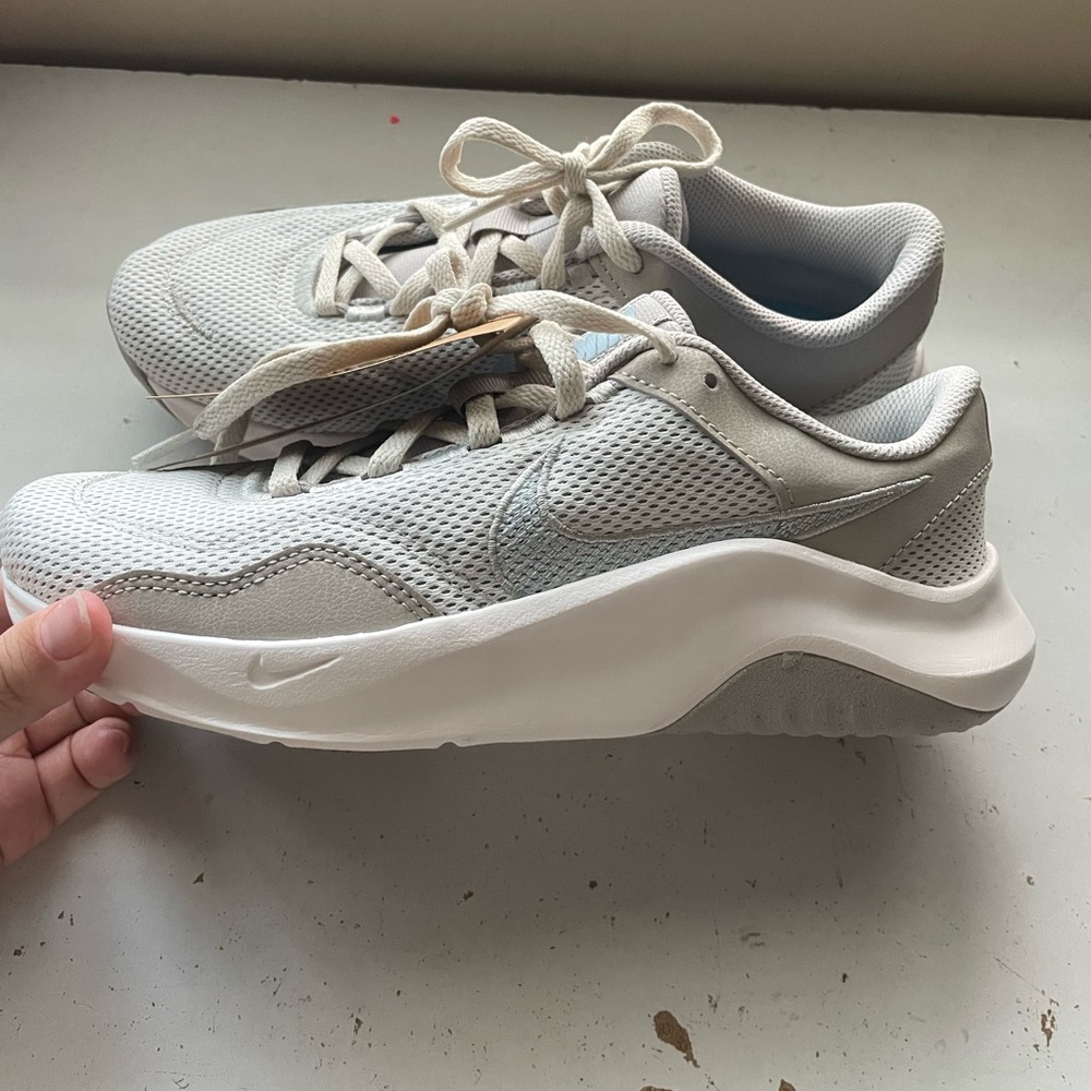 NWT Nike Legend Essential 3